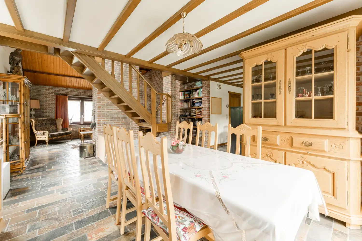 Karaktervolle woning in het centrum van Hamont met een mooi perceel grond foto 12