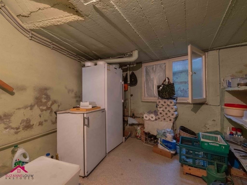 Vrijstaande splitlevel woning, te renoveren naar eigen smaak foto 27