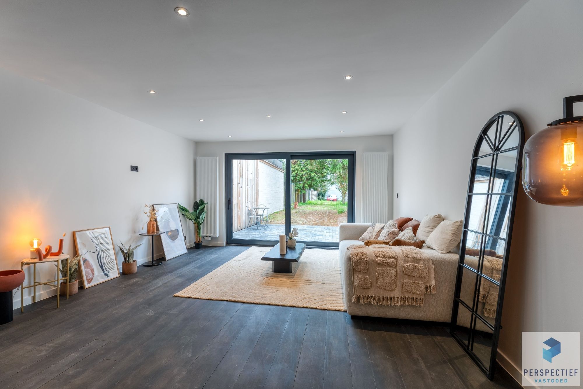 Stijlvol gerenoveerde woning met tuin op toplocatie foto 9