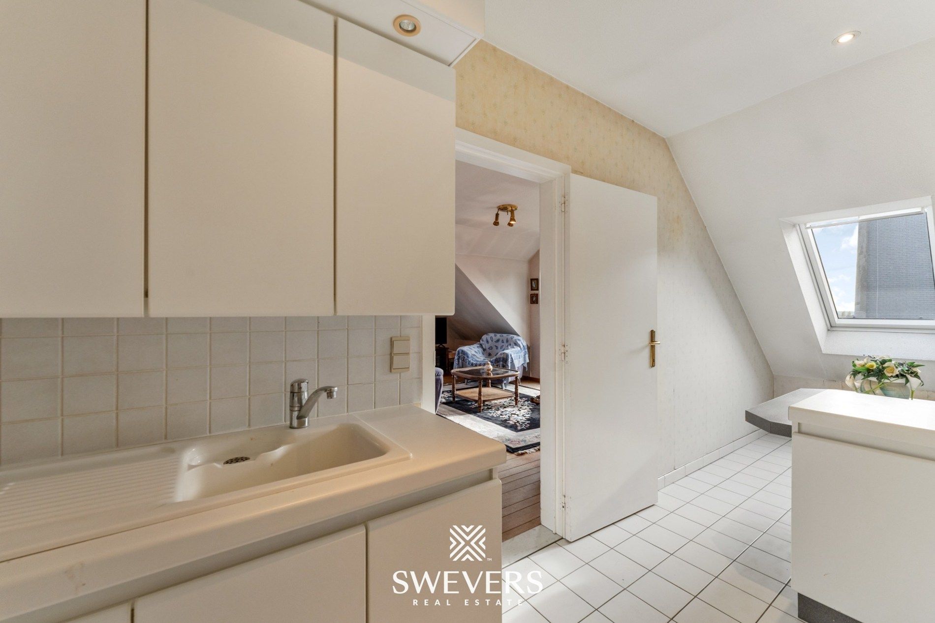 Ruim appartement met 3 slpk en veel lichtinval in Borgloon foto 11