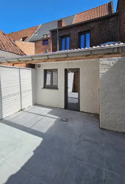Instapklare vernieuwde woning van 115m² met koer-terras 18m² foto 18