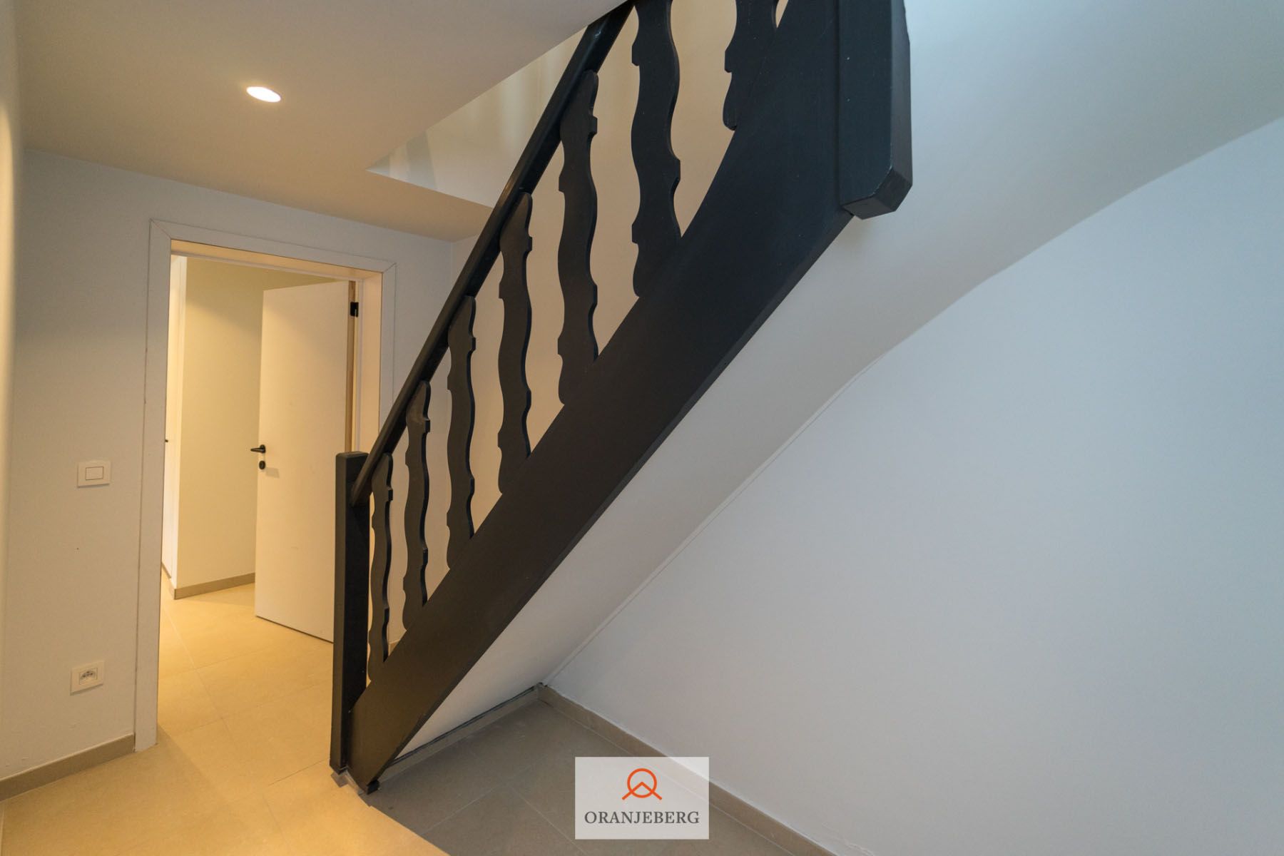 Gerenoveerd ruim duplex appartement met 2 slpk's foto 25