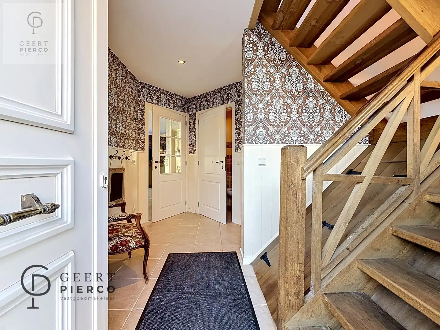 Knappe woonst op toplocatie foto 2