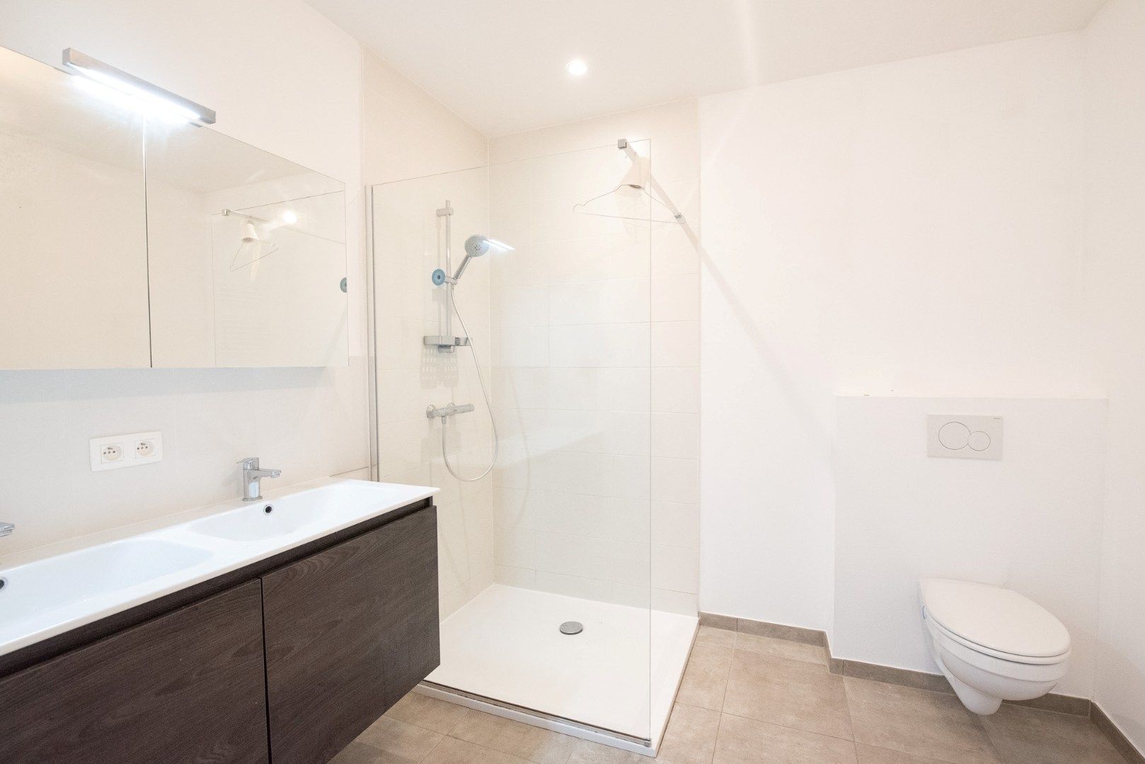 Volledig instapklaar appartement TE HUUR in centrum Waregem!  foto 9