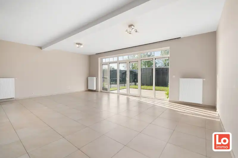 Instap klaar gelijkvloers appartement op een gemakkelijk bereikbare locatie nabij het centrum van Beervelde! foto 3