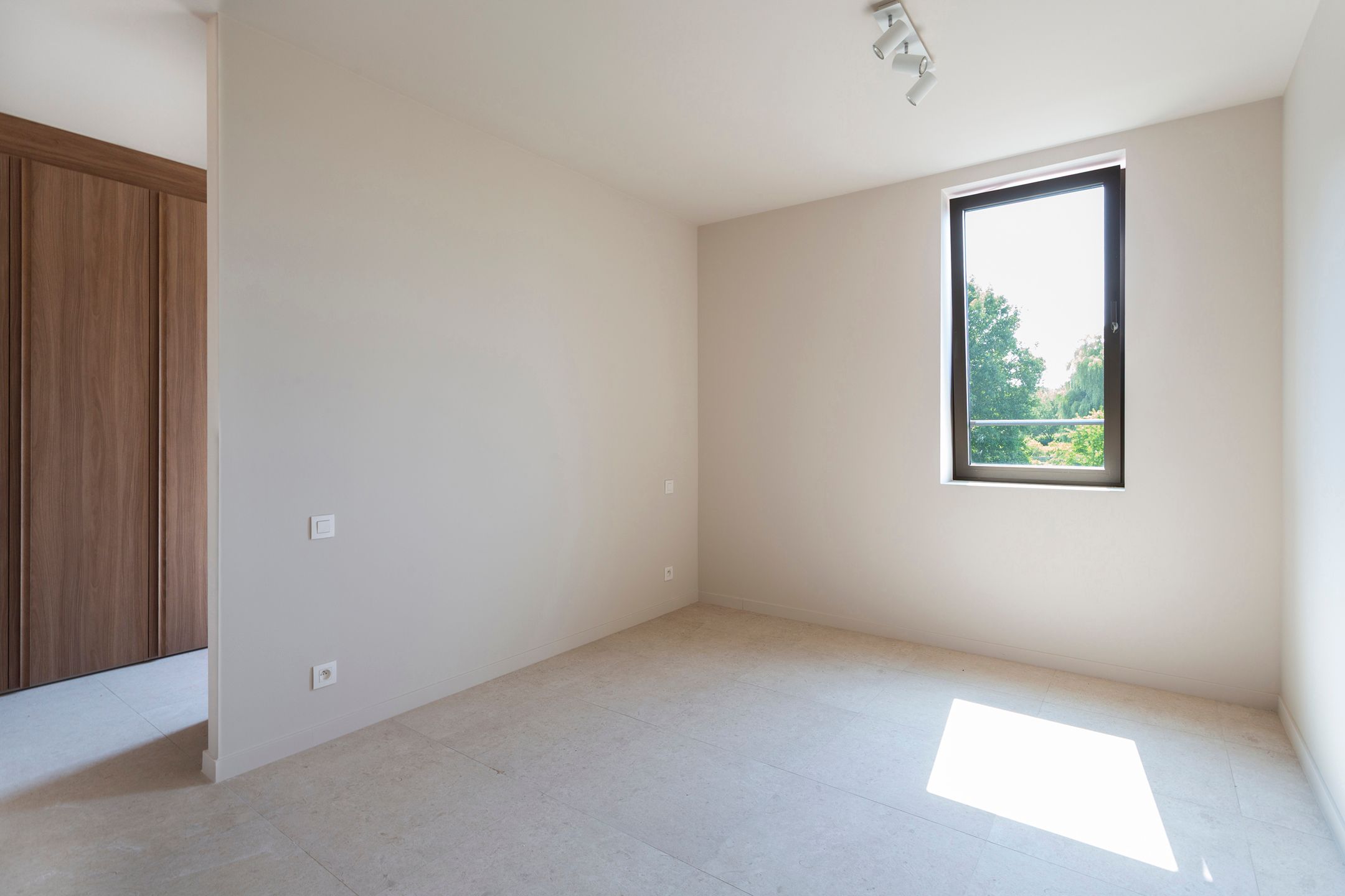 luxueuze nieuwbouwvilla met 3 slpks, garage en riante tuin foto 19