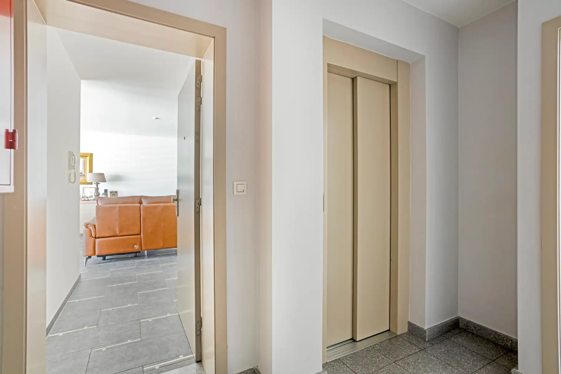 Instapklaar 3-slaapkamerappartement met ruim terras foto 19