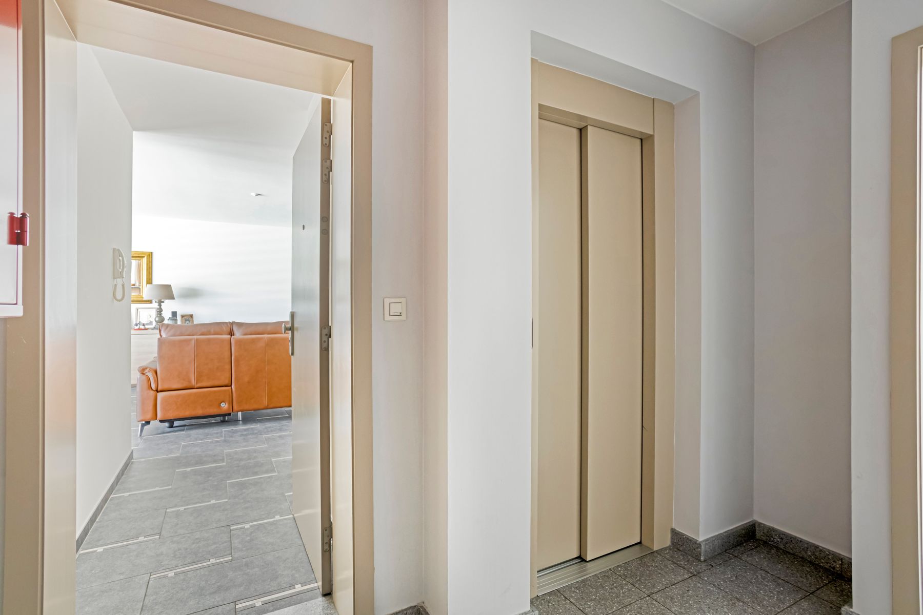 Instapklaar 3-slaapkamerappartement met ruim terras foto 19