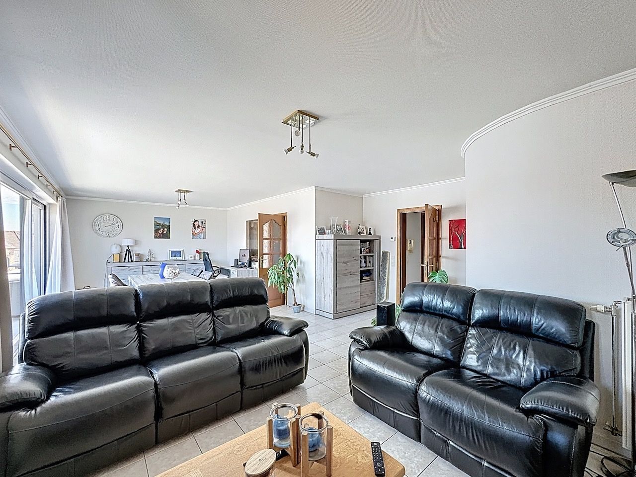 Ruim en functioneel appartement met drie slaapkamers vlakbij het Vissershuldeplein te Heist foto 9