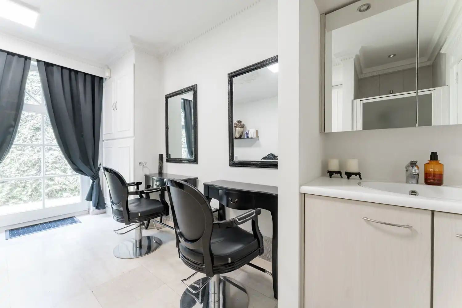 Prachtige ruime villa op een royaal perceel foto 21