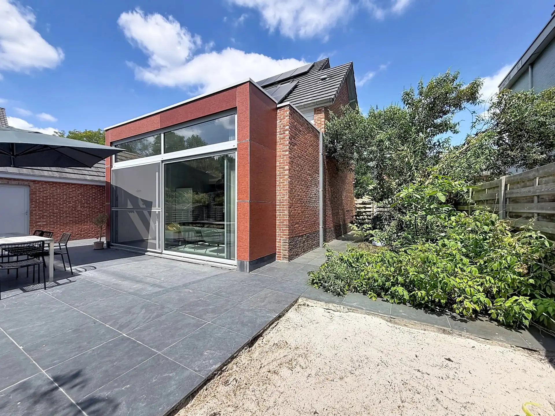 Verrassend ruime instapklare woning met 3 slaapkamers op een mooi perceel. foto 37