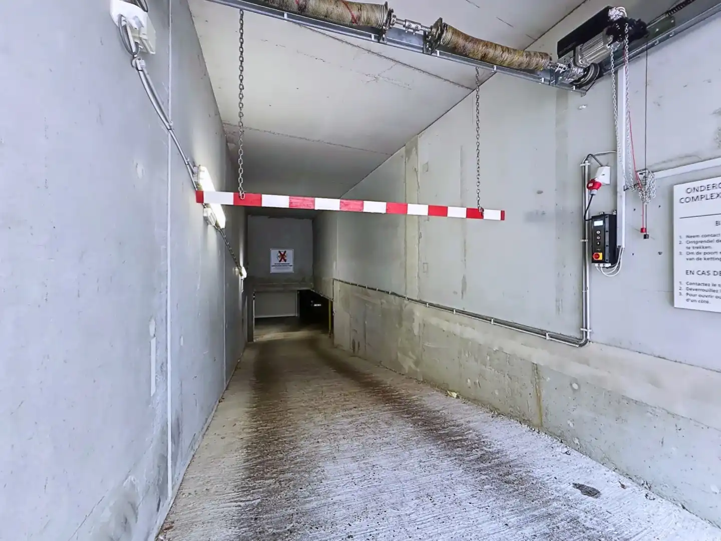 Centraal gelegen en makkelijk in te rijden dubbele autostandplaats foto 4