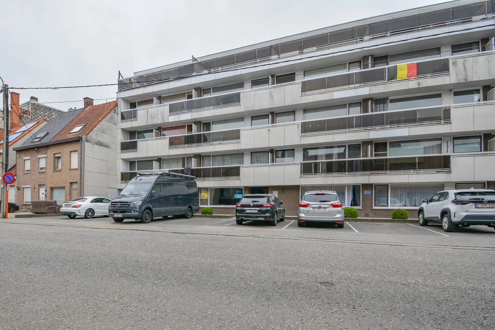 Instapklaar gelijkvloers appartement met garage te Roeselare foto 20