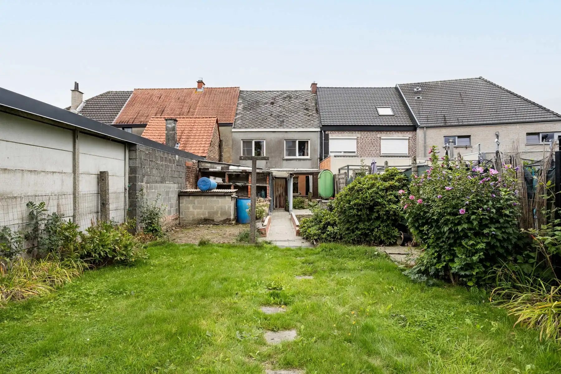 Goed gelegen woning met 3 slpk en tuin! foto 2
