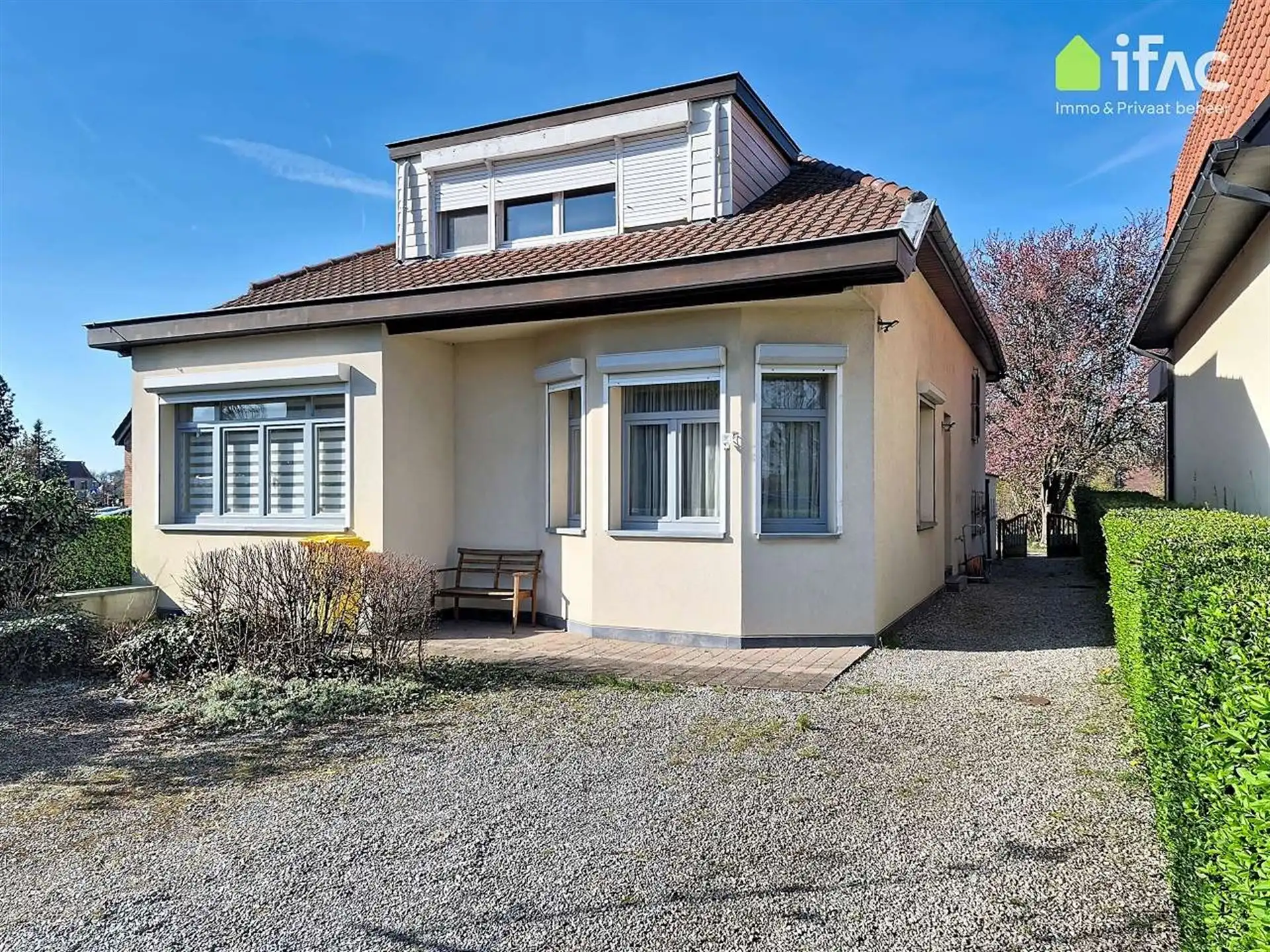 Rustig gelegen villa met atelier ±60m² op 10,25a foto 30