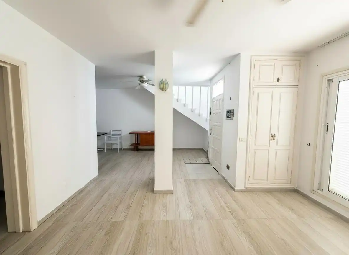 Rustig gelegen duplex appartement met twee slaapkamers foto 8