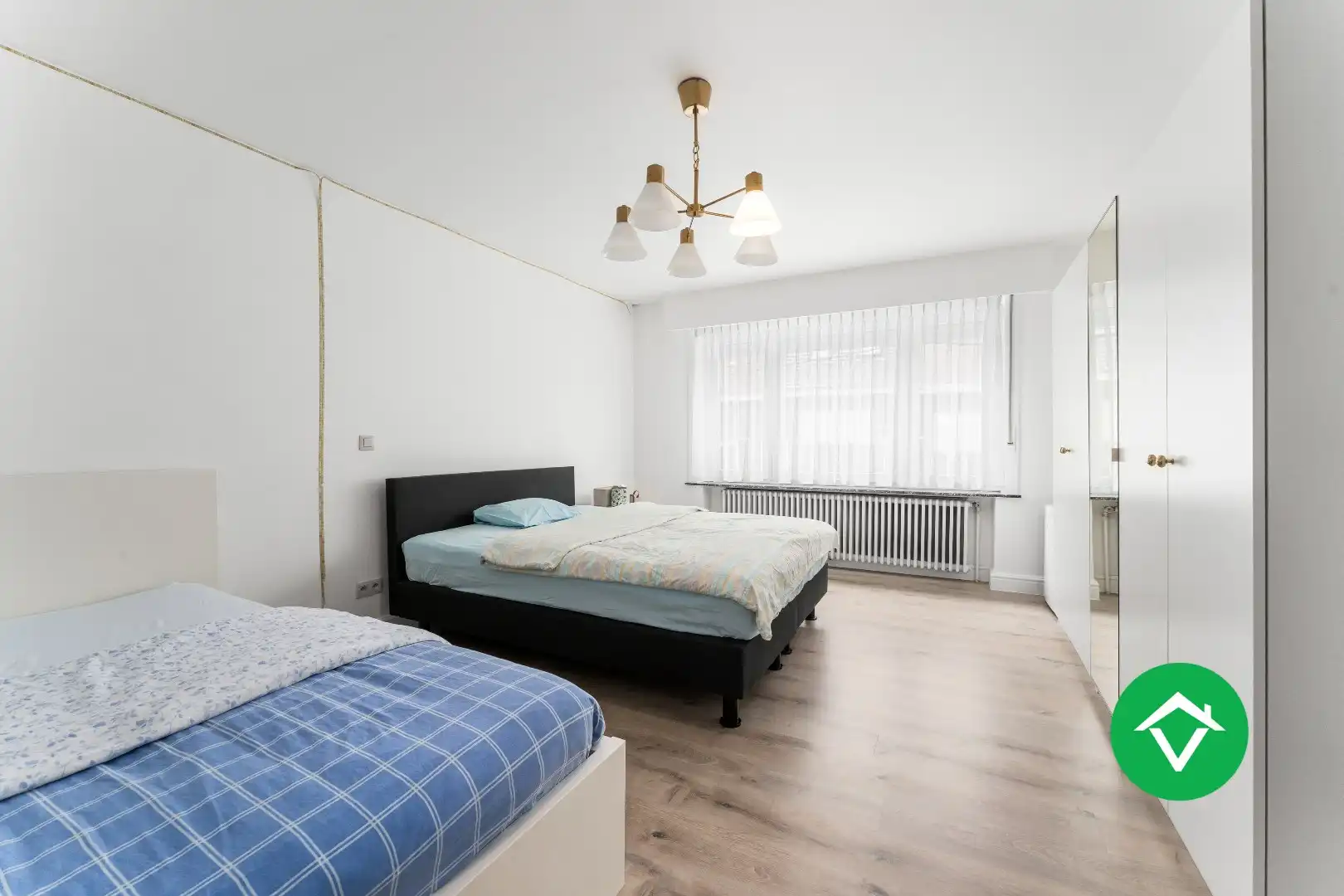 Ruime, instapklare woning met 5 slaapkamers, tuin en garage te Roeselare foto 21
