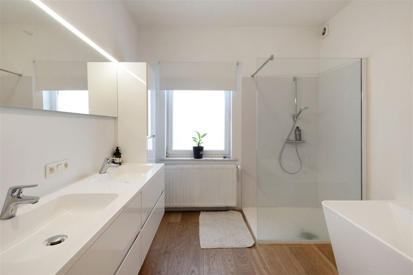 Charmante instapklare woning nabij het centrum van Zottegem! foto 14