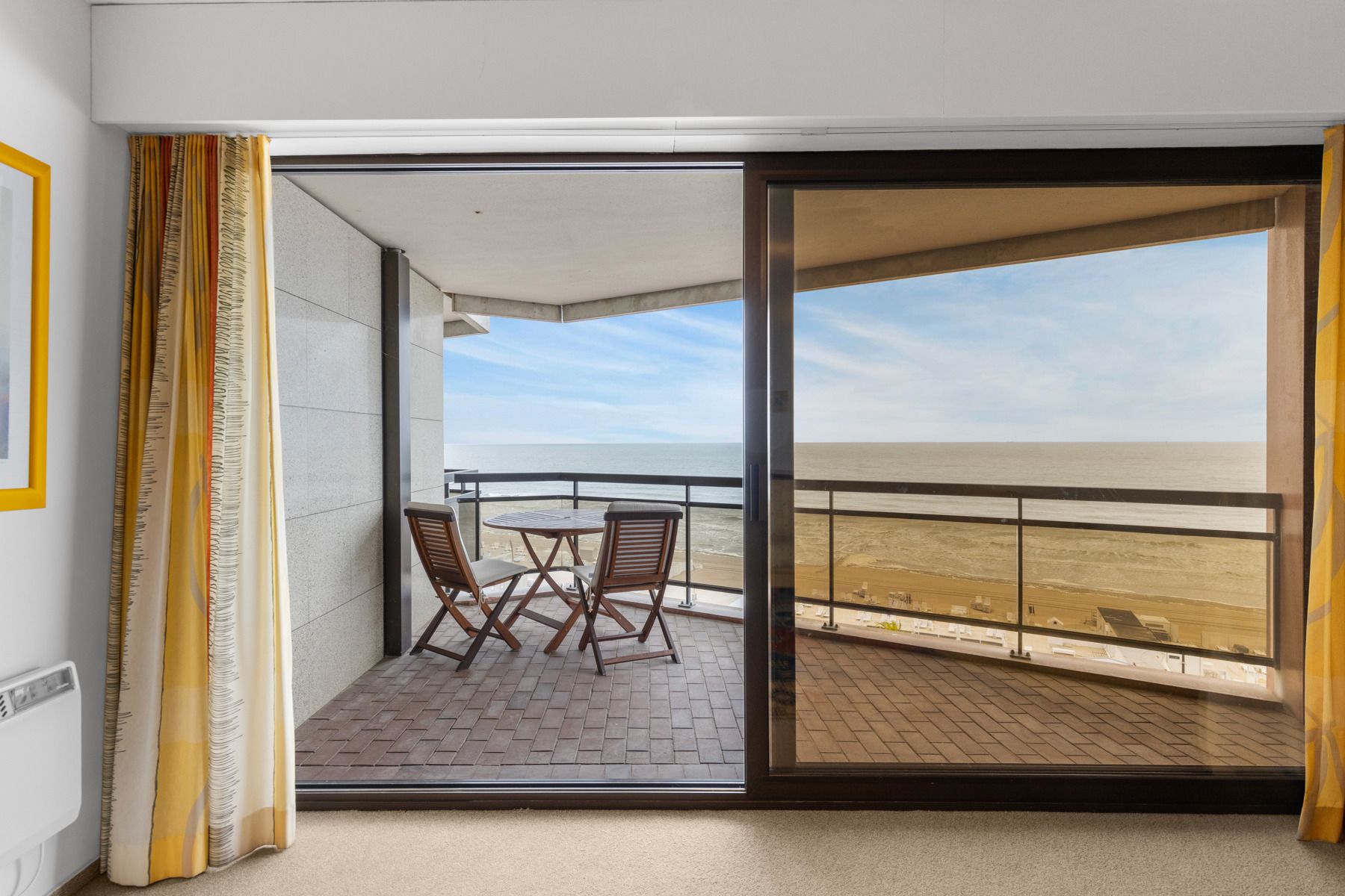 Wakker worden met frontaal zeezicht – jouw droomappartement in Blankenberge! foto 4