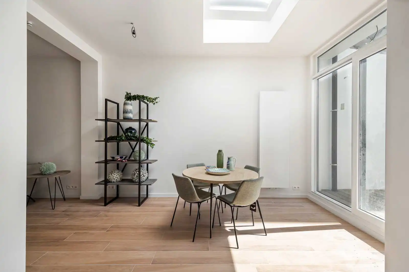 instapklaar gelijkvloersappartement met tuin (1slpk) foto {{pictureIndex}}