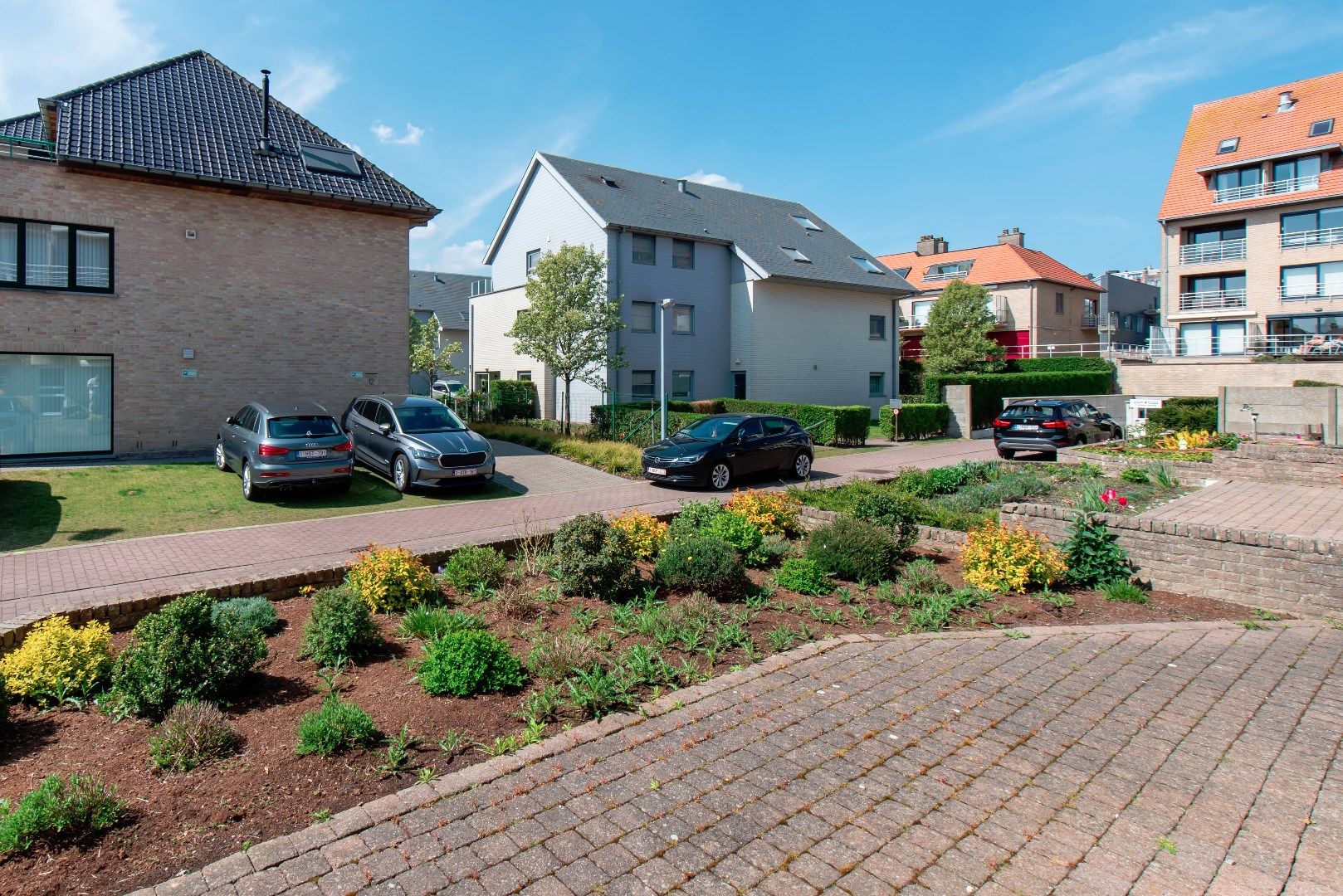 Verzorgd 2 slaapkamerappartement met zonneterras en tuin in rustige, groene omgeving foto 5