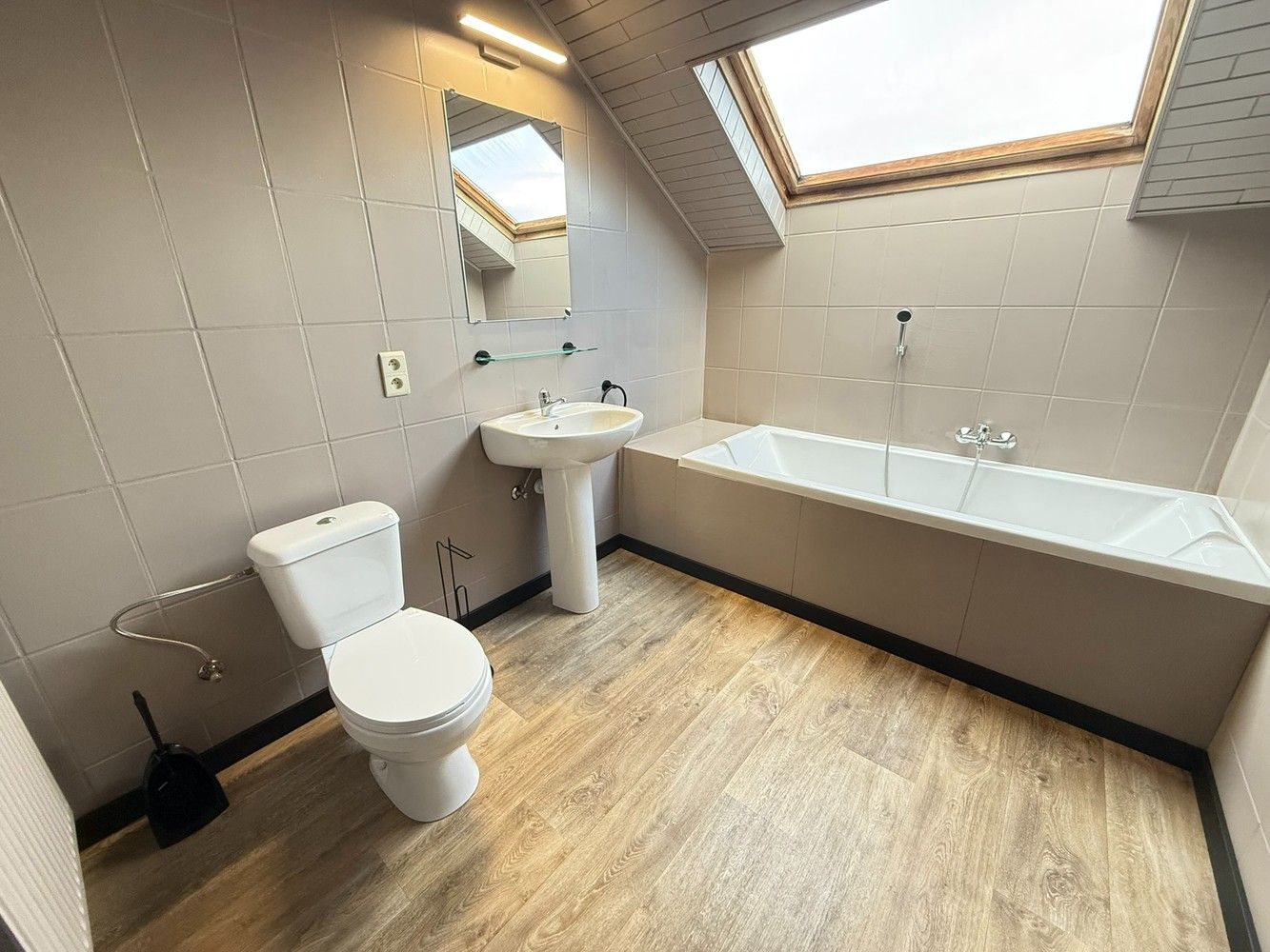 Charmante halfopen bebouwing met 2 slaapkamers foto 9