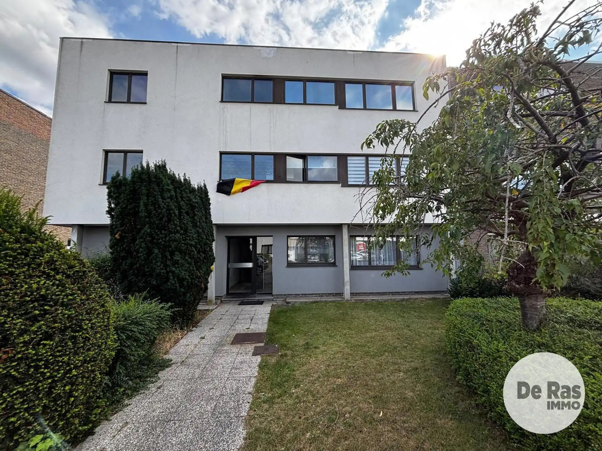ZWIJNAARDE - Gelijkvloers appartement met tuintje foto {{pictureIndex}}