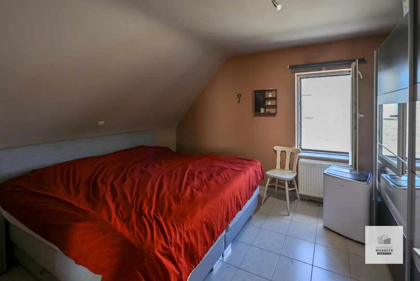 Zeer goed gelegen instapklare woning met 3slpk, garage en mooie tuin foto 16