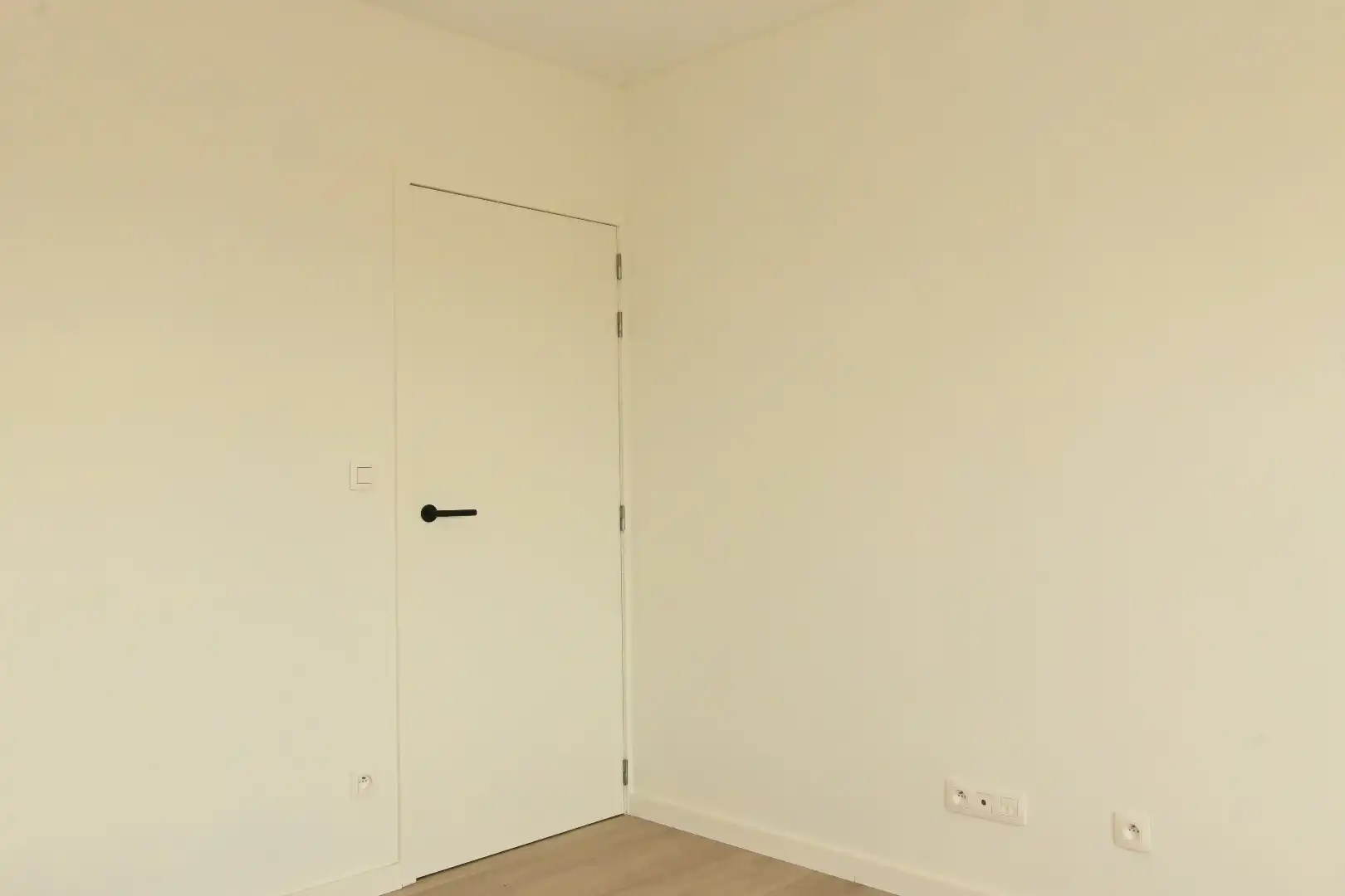 Gerenoveerde bungalow in Maldegem met tuin, terras en garage foto 14