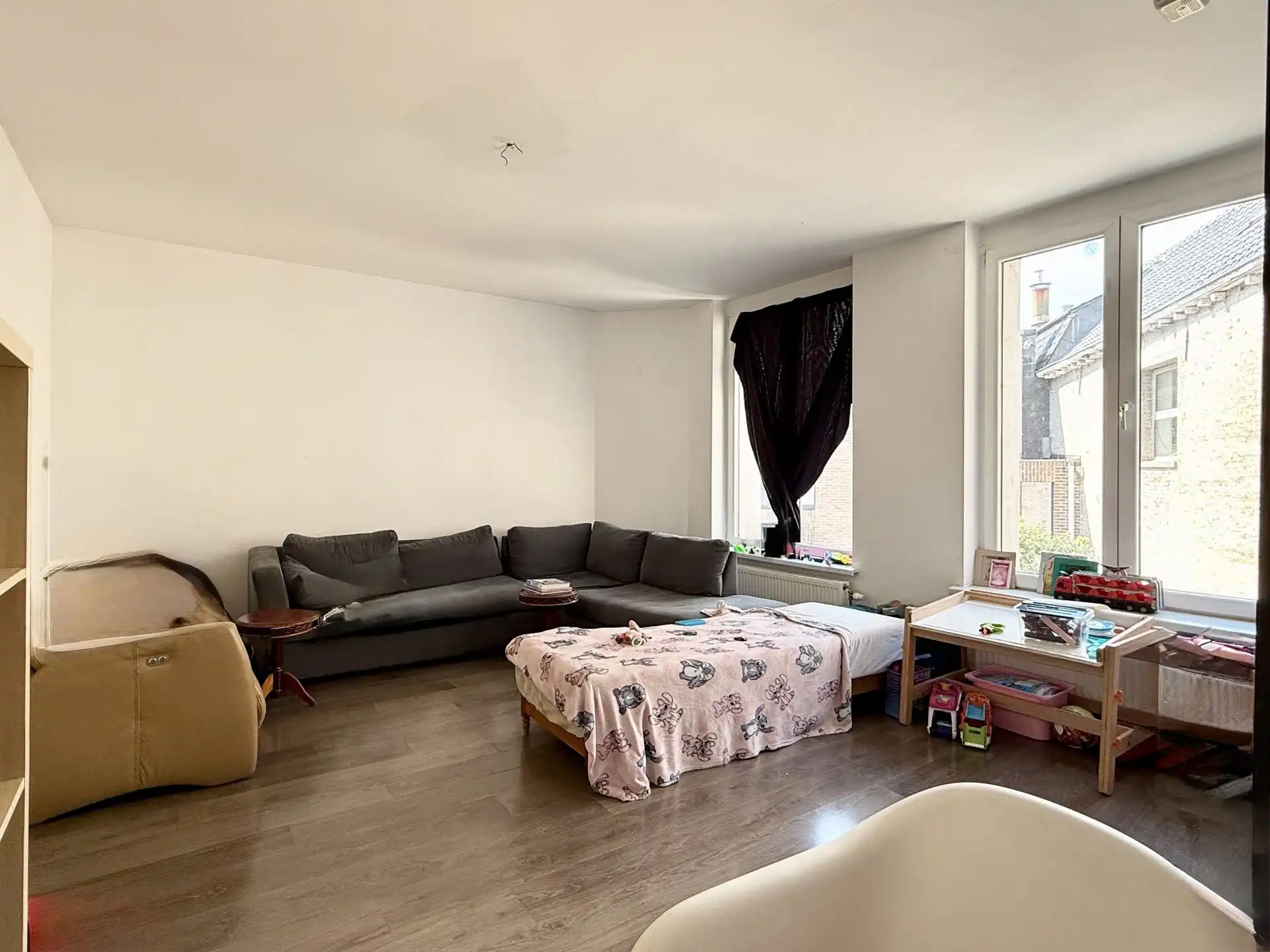 Modern eenslaapkamerappartement in het centrum van Ath foto 2
