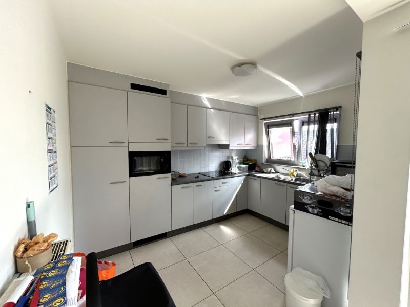 CENTRUM GEEL! 2 slpk appartement met autostpl. én zonnig terras foto 6
