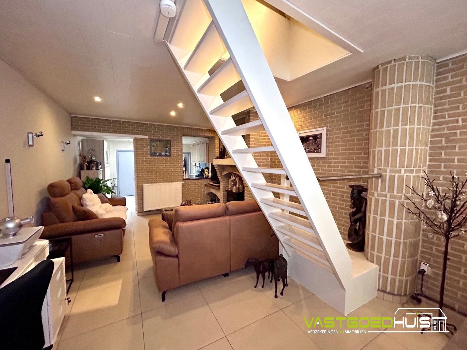 Instapklare gezinswoning met 3 slpks en aangelegde tuin foto 7