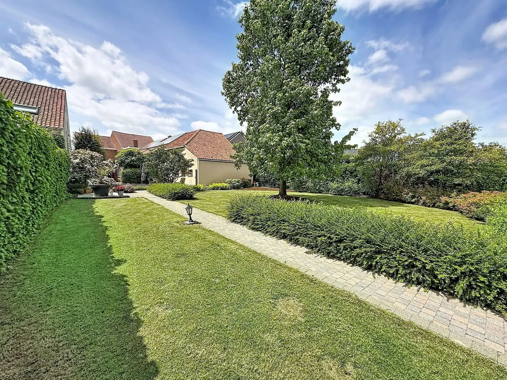 Ruime woning met extra woon- of werkpotentieel  foto 38