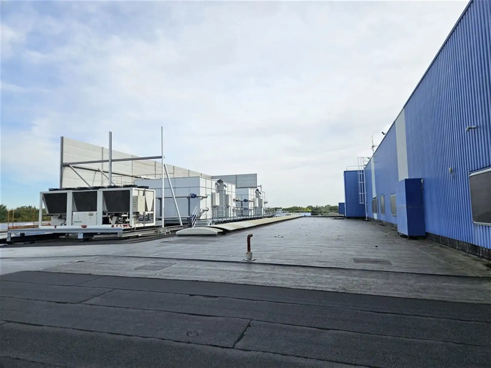 Fabrieksgebouw te Komen foto 5