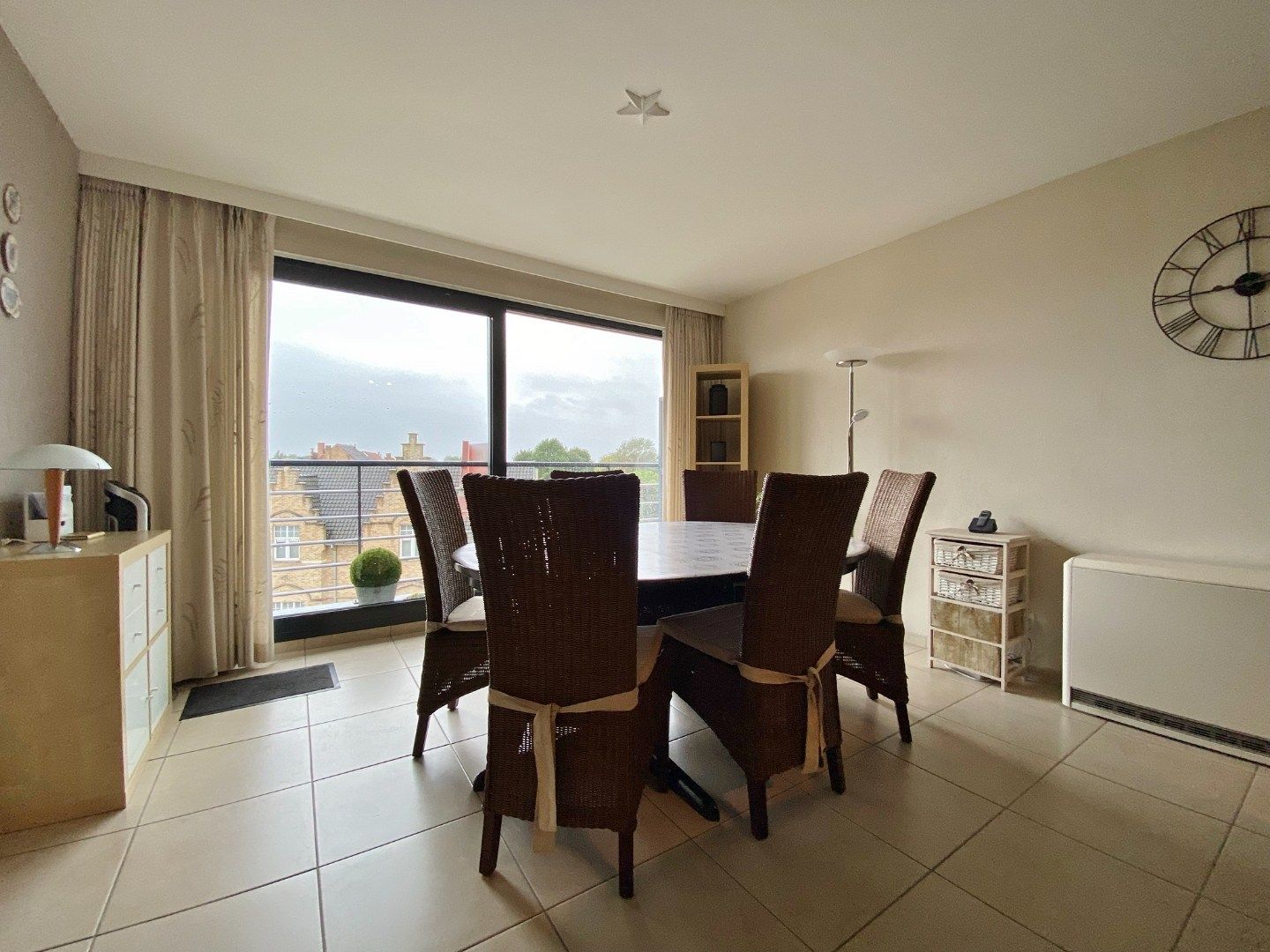 Lichtrijk appartement met zonnig terras en garage foto 3