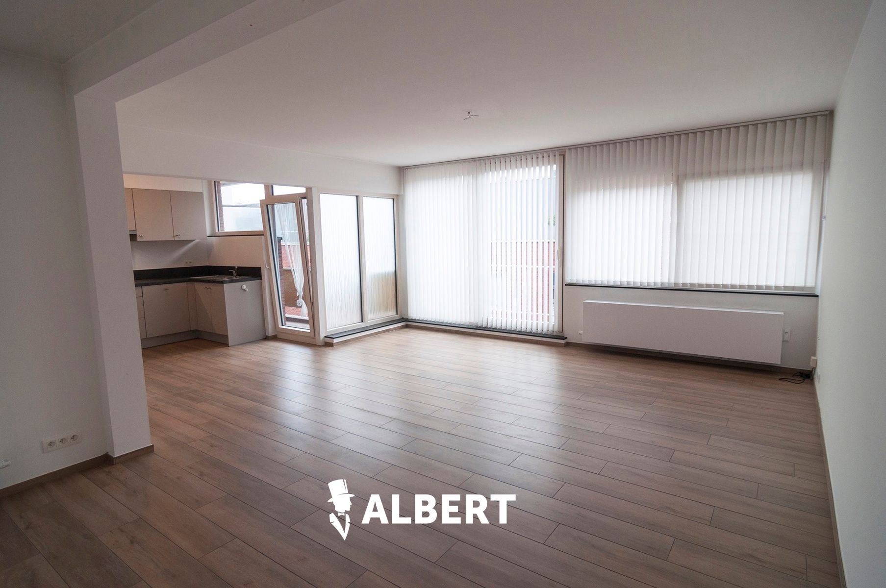 Ruim gerenoveerd instapklaar appartement centrum Diepenbeek! foto 2