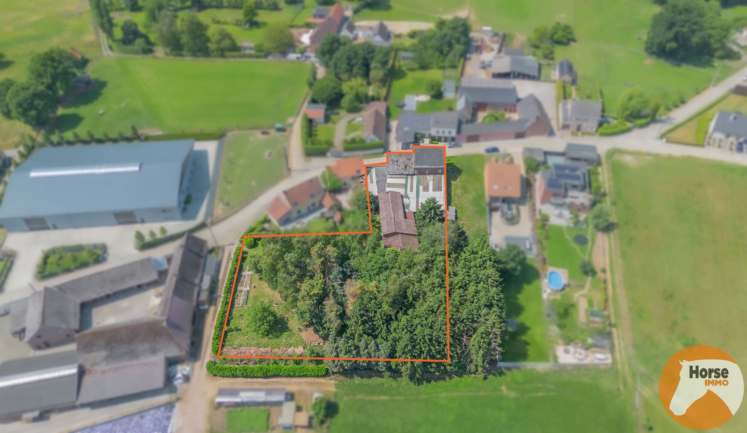 ST-L-ESSE - Ruime burgerwoning met achterliggende ateliers foto 2