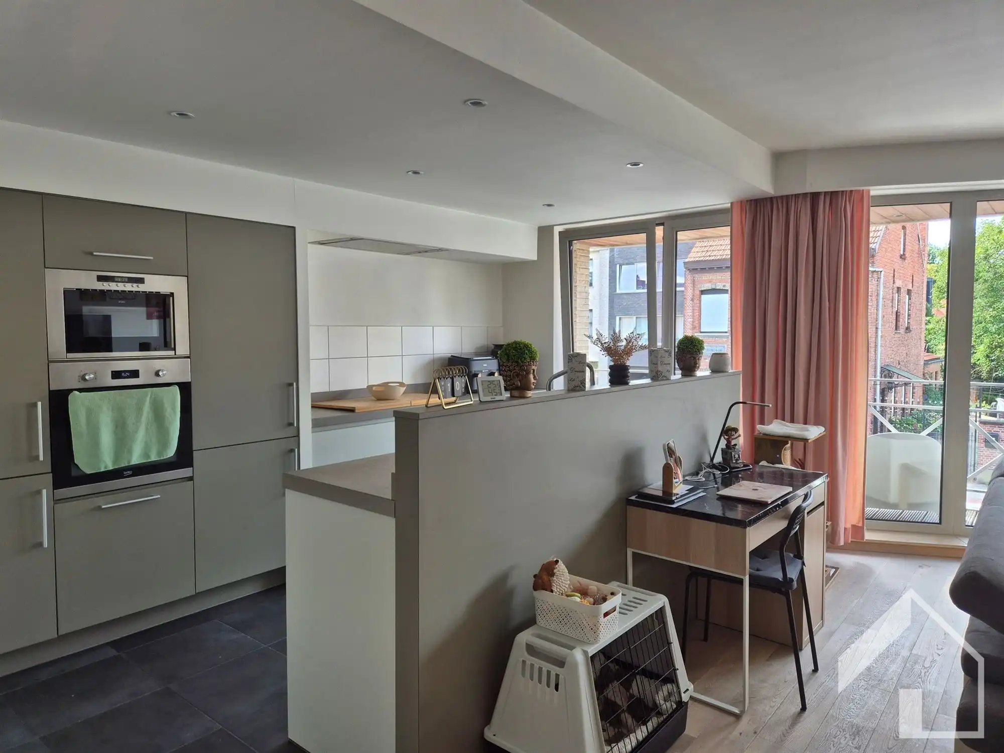 instapklaar appartement met 2 slaapkamers en garage foto 3