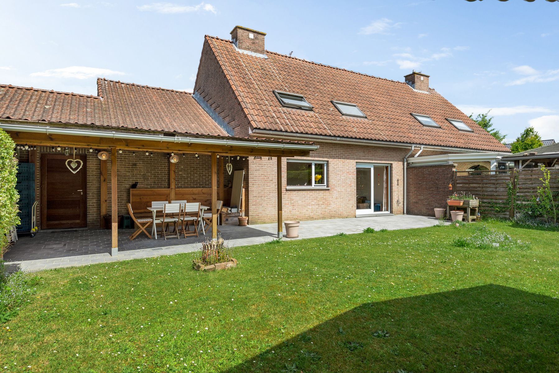 Gezellige eengezinswoning met 4 slaapkamers, tuin & garage! foto 18