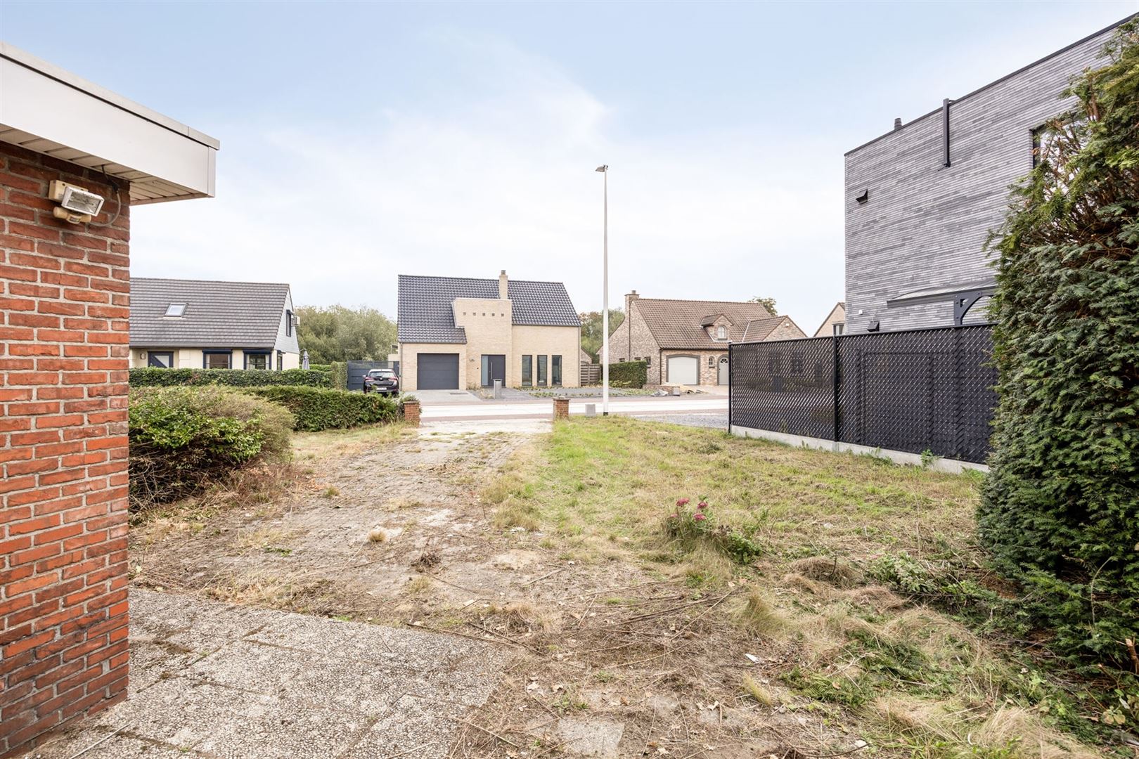 TE KOOP: Te renoveren woning met centrale ligging te Paal!  foto 19