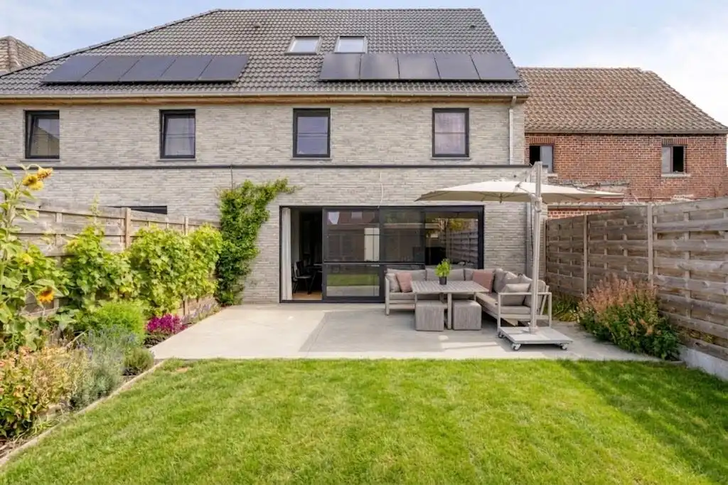 Ruim nieuwbouwhuis met 5 slaapkamers te Sijsele te koop foto 2