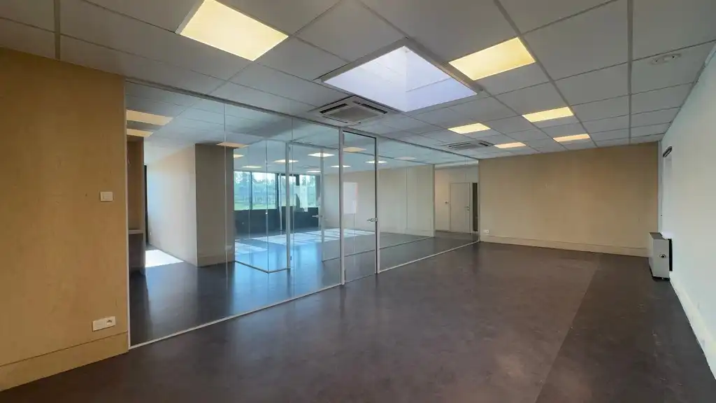 Ingedeelde kantoorruimte te huur met visibiliteit langs E17 in Gent foto 10