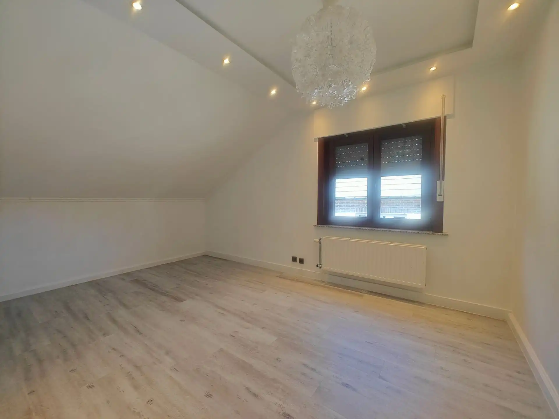 Vrijstaande woning op de Leopoldstraat 35 te Maasmechelen foto 18