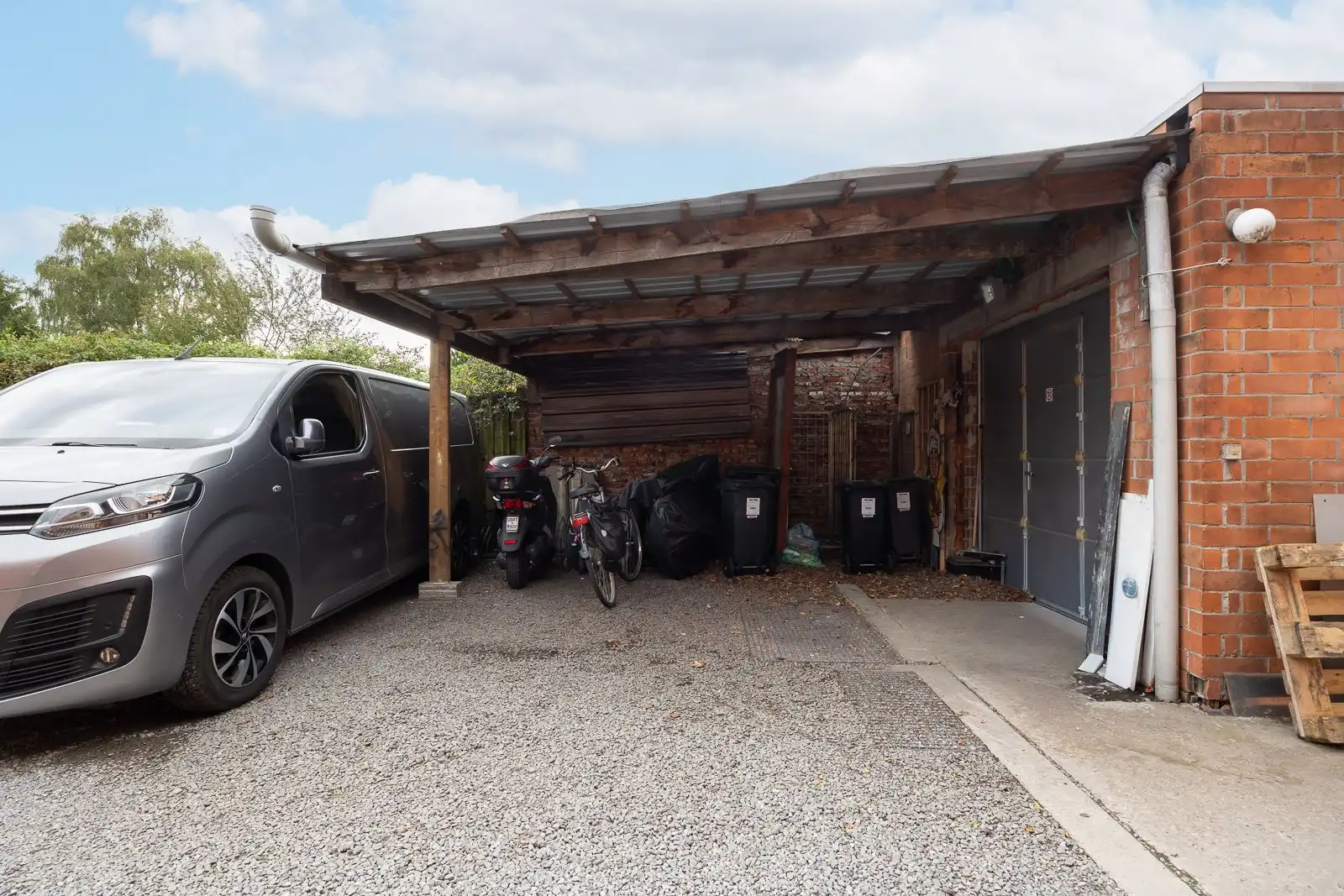 Centraal gelegen appartement met 2 slaapkamers en een autostaanplaats. foto 15