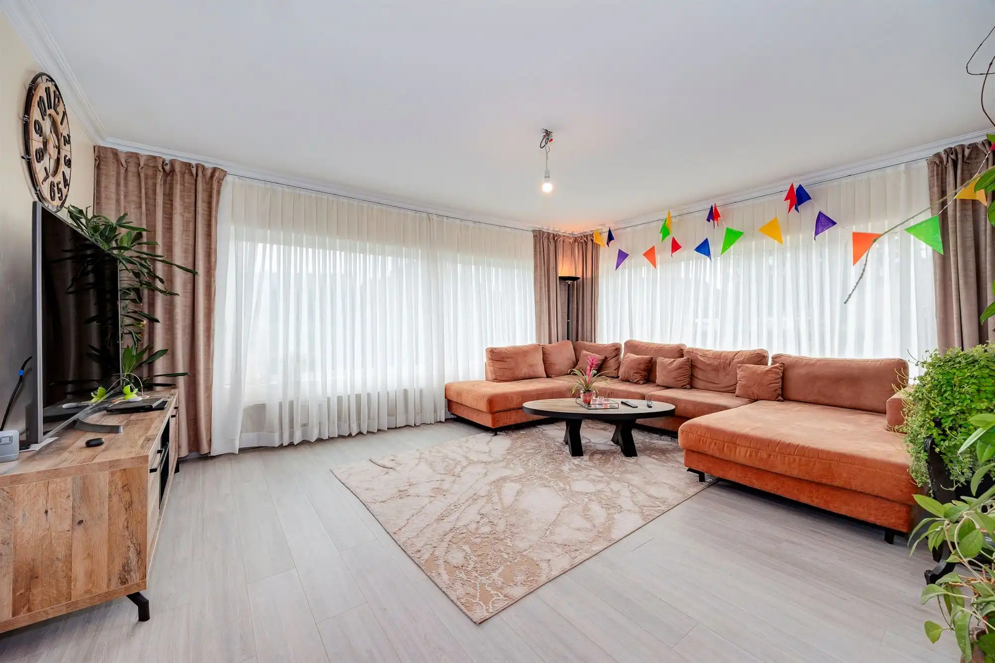 Ruime open bebouwing met 5 slaapkamers op een perceel in het landelijke Eindhout foto 3