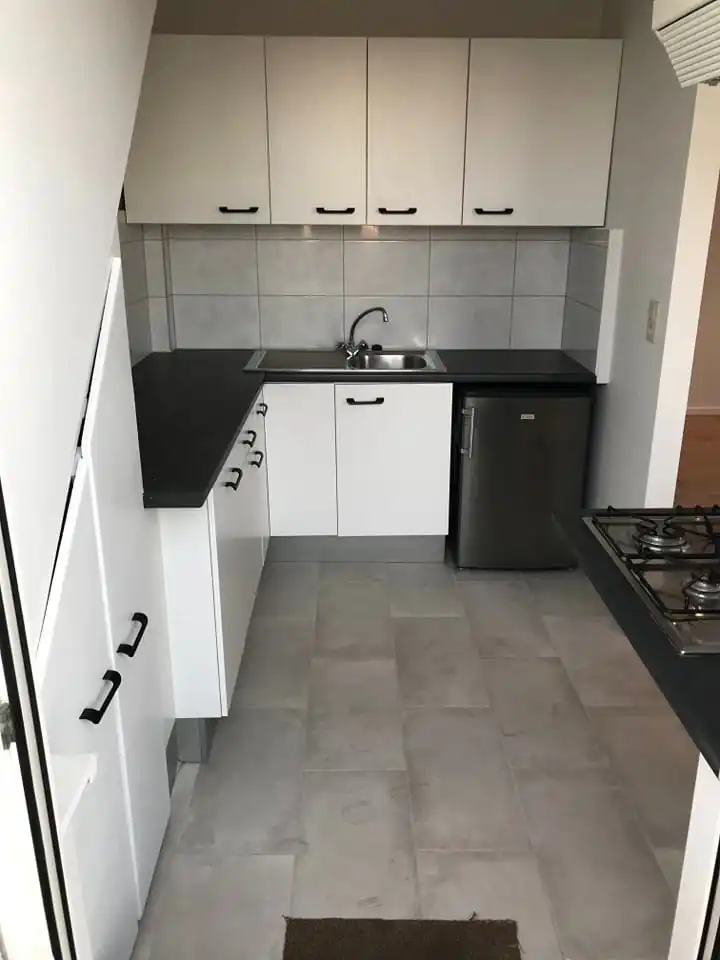 Op te frissen één (mogelijkheid tot 2) slaapkamer appartement te Merksem! foto 6