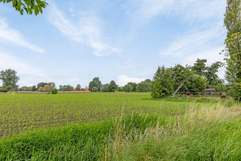 Bouwgrond voor halfopen bebouwing te Sint-Niklaas foto {{pictureIndex}}