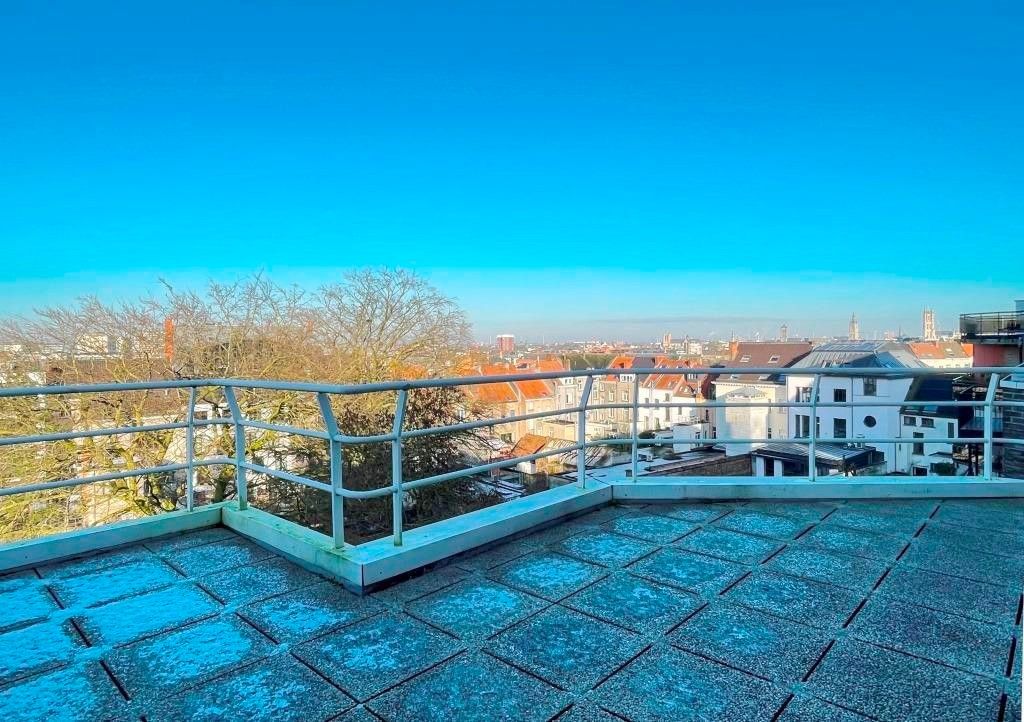 Residentieel gelegen appartement aan het Citadelpark met 2 slaapkamers en groot zonnig terras. foto 2