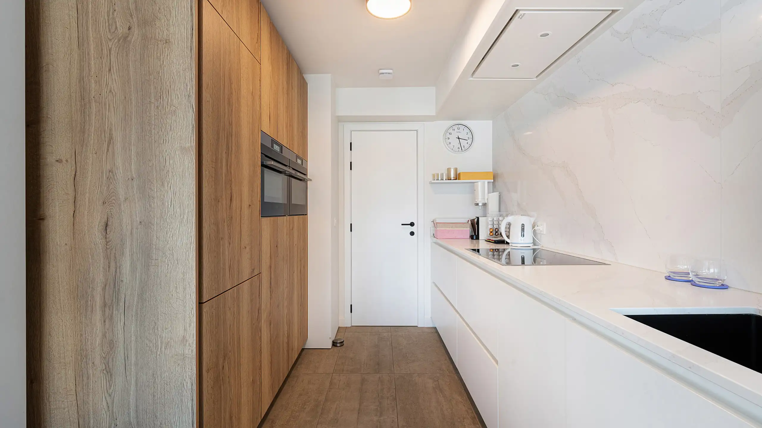 Lichtrijk gerenoveerd appartement met open zichten foto 15