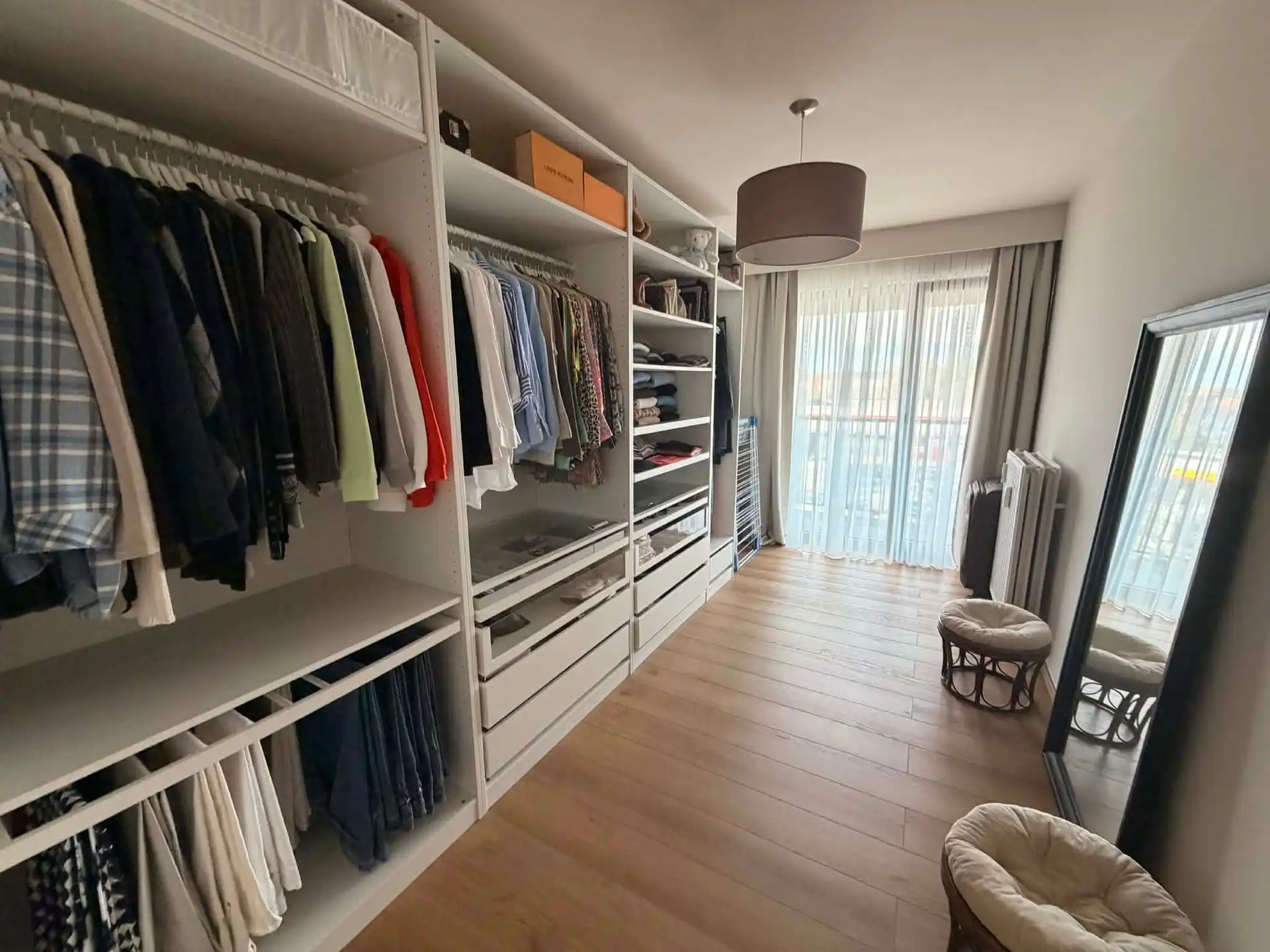 Stijlvol gerenoveerd appartement met terras nabij de vijver in Wemmel foto 10